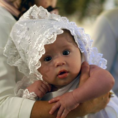 Как проходит обряд крещения малыша?